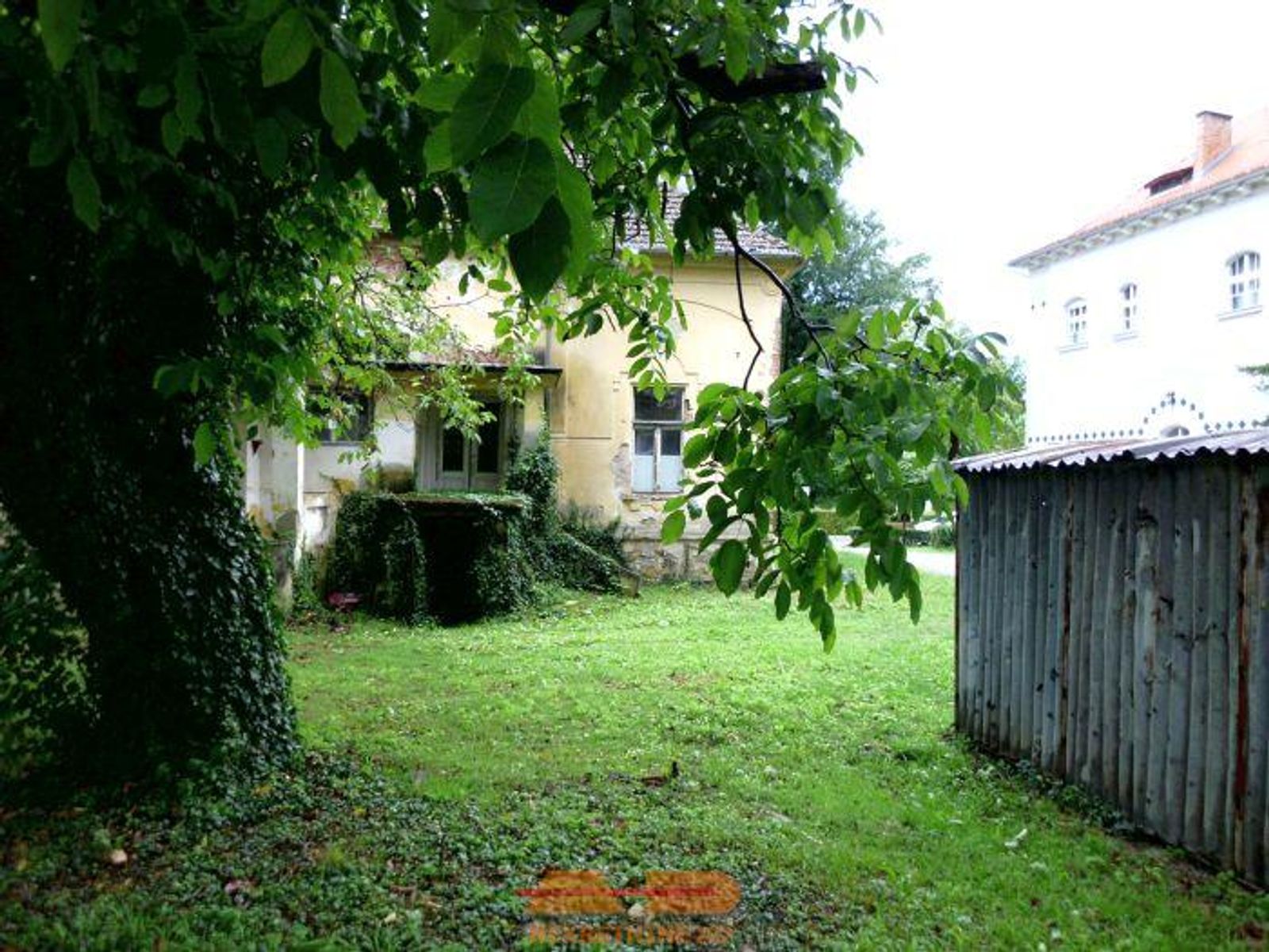 Stara vila pored Lječilišta, u centru Lipika! — fotografija 12