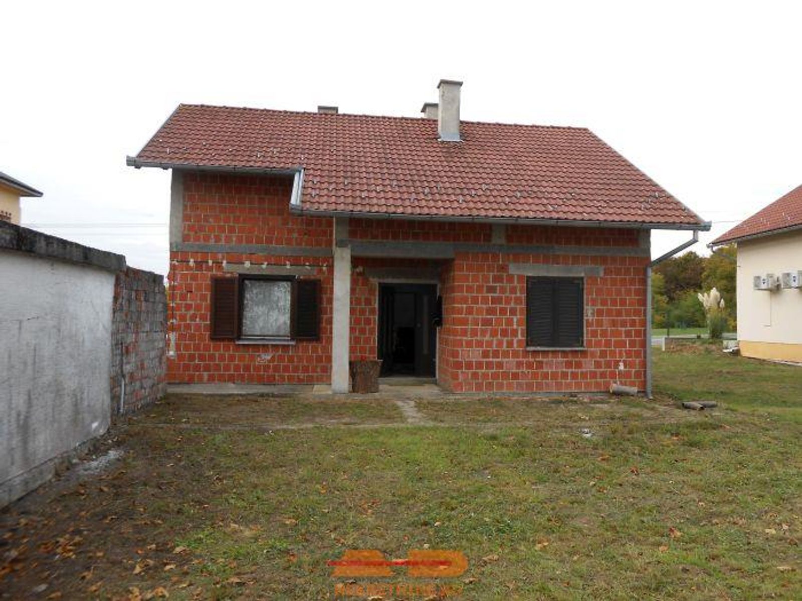 Novija kuća, garaža, parcela 13286 m2! — fotografija 7