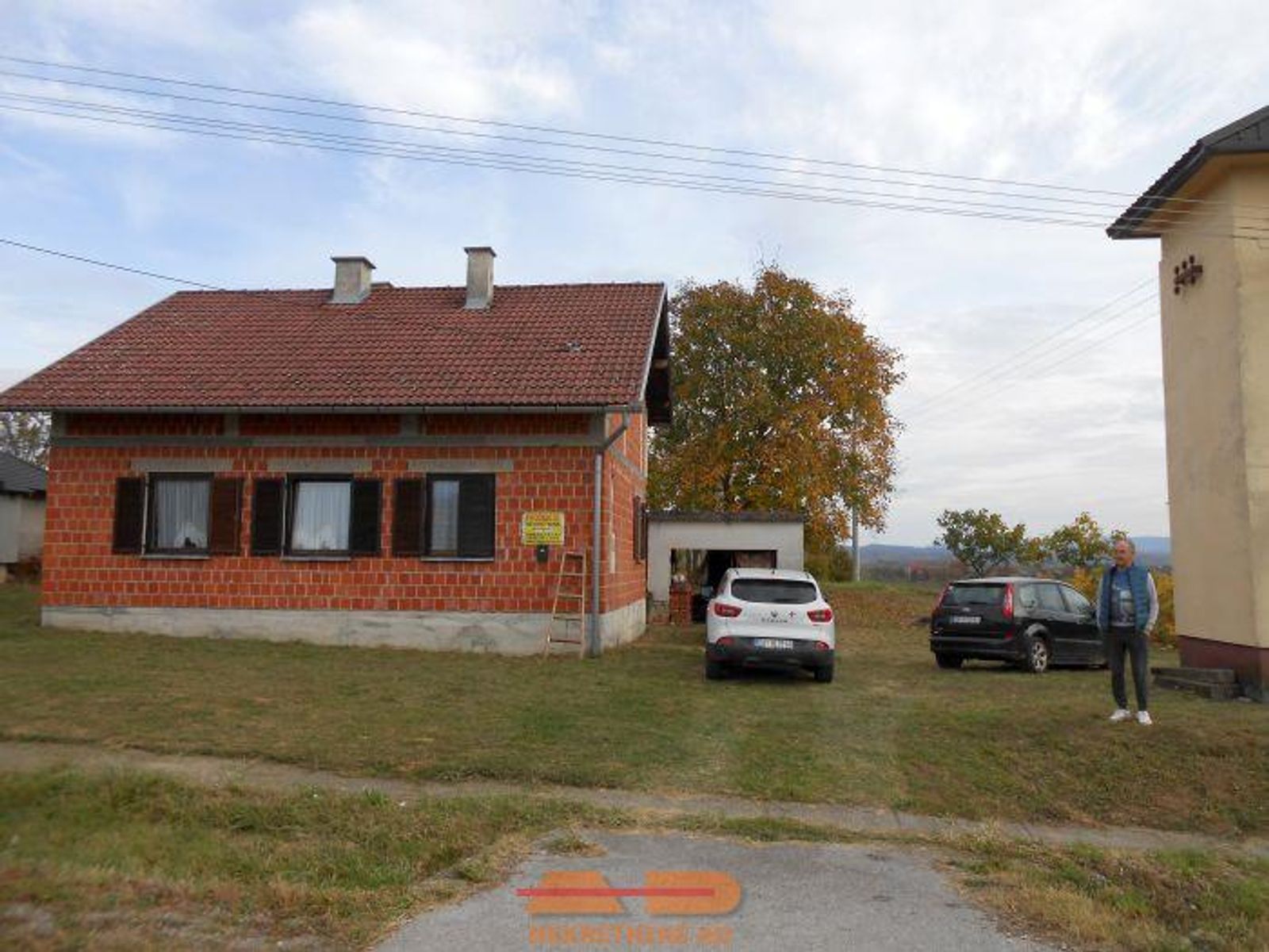 Novija kuća, garaža, parcela 13286 m2! — fotografija 1
