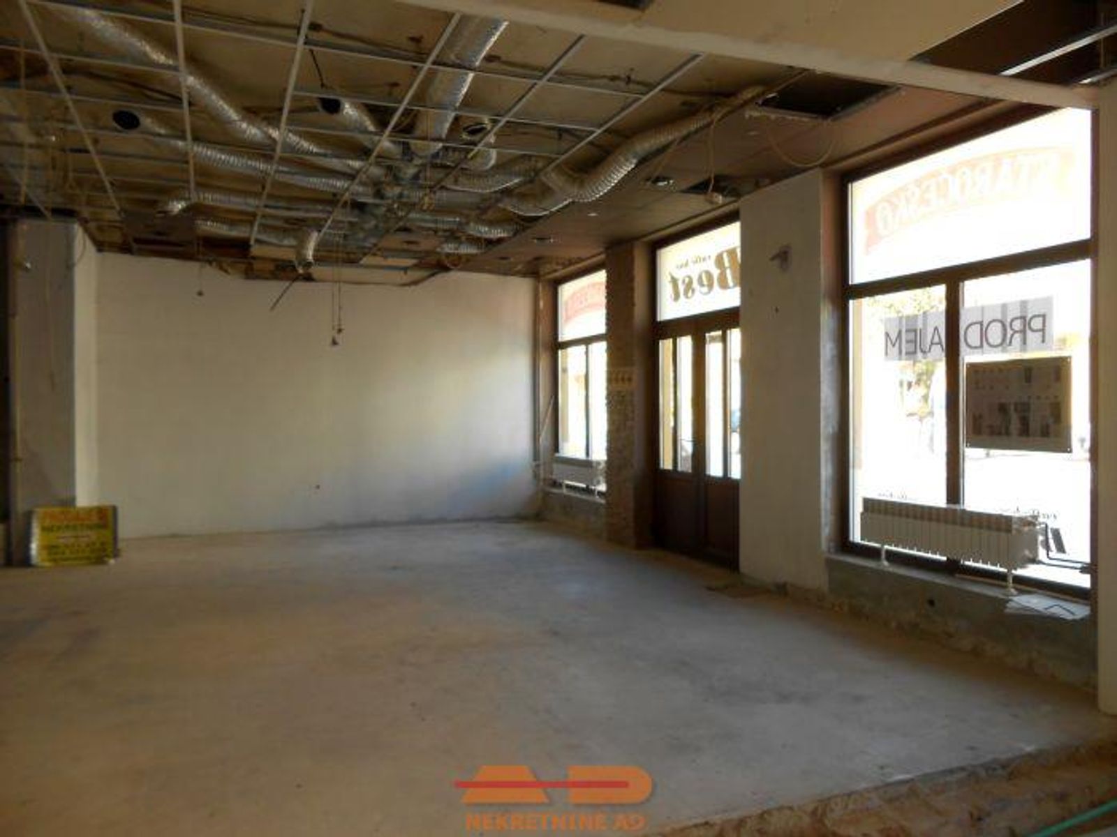 Poslovni prostor + mogućnost 2 stana, centar! — fotografija 6