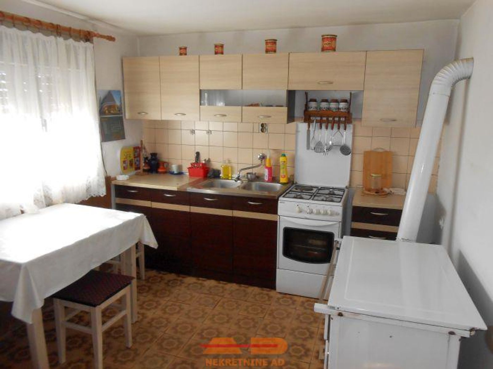 2 stana, pomoćni objekt, dvorište, voćnjak! — fotografija 13