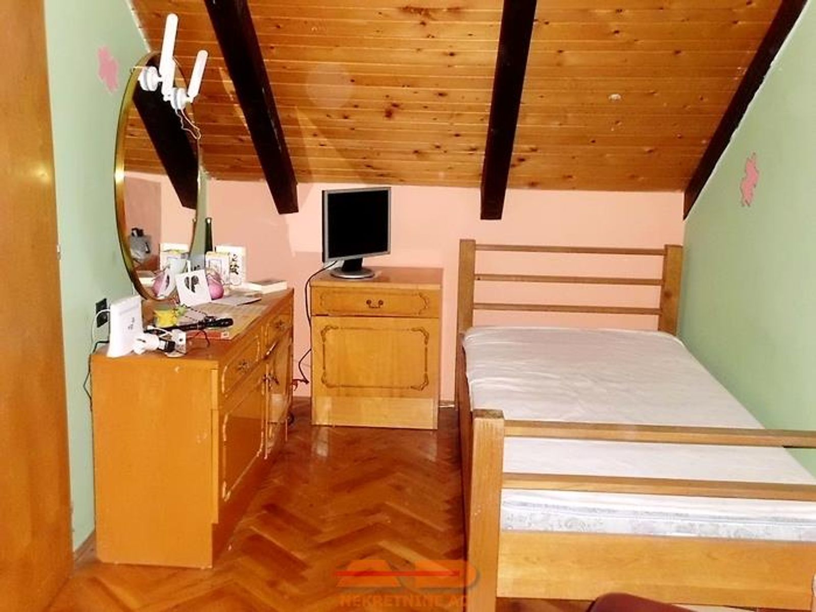 Novija, useljiva, garaža, predivan pogled! — fotografija 16