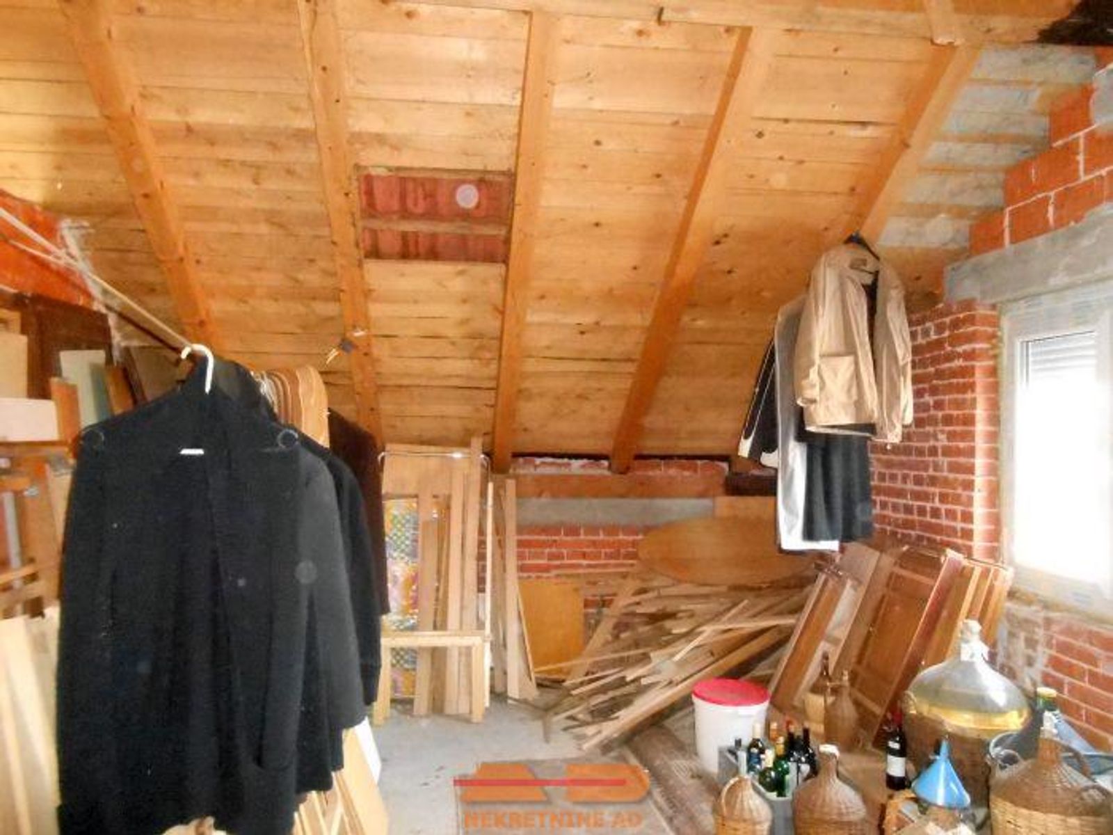 Renovirana kuća, dvorišni stan, garaže, okućnica! — fotografija 26