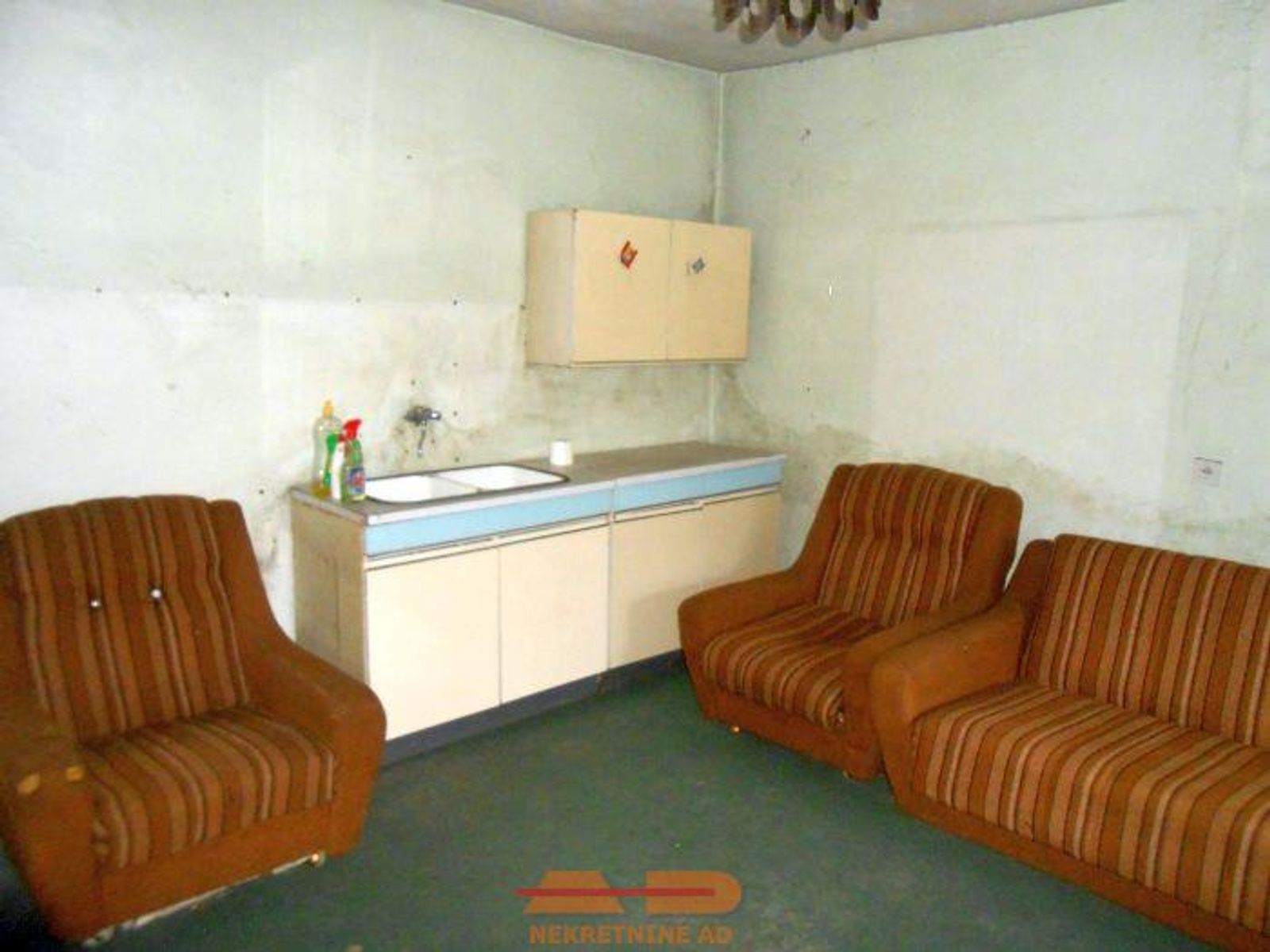 Kuća za renovaciju, parcela 8212 m2, Miljanovac! — fotografija 14