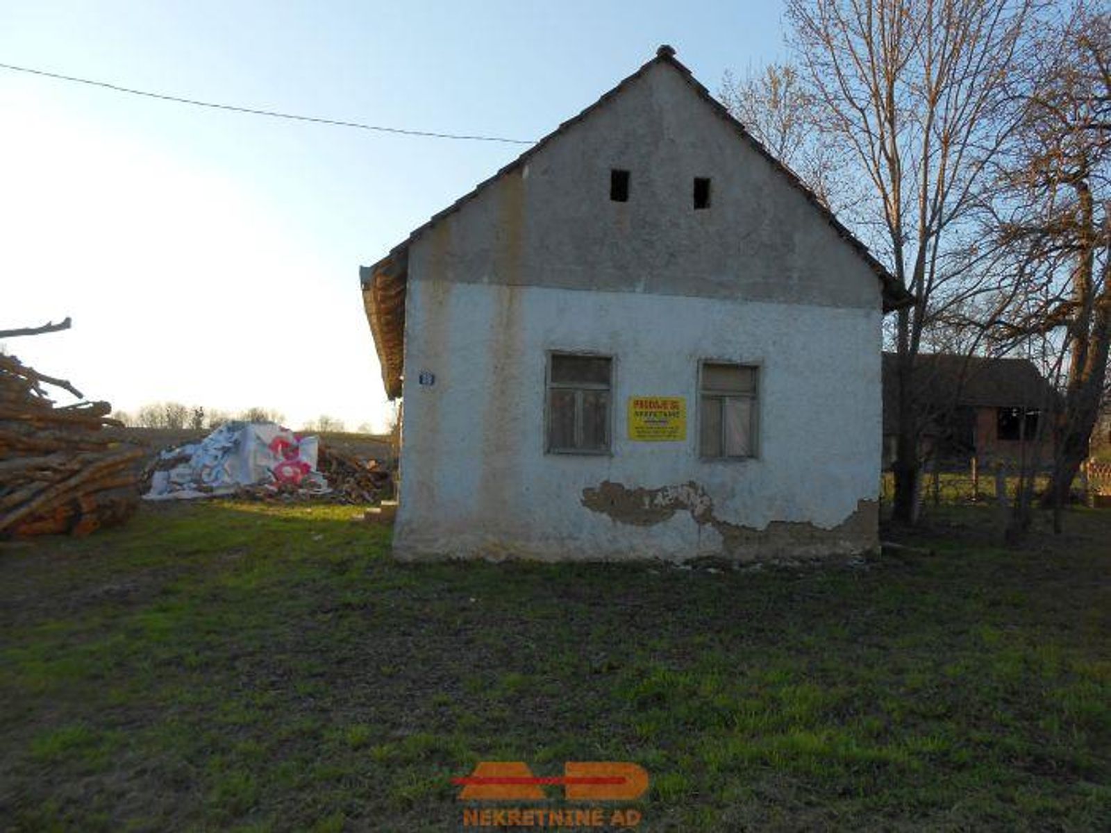 Starija kuća sa dvorištem na mirnoj lokaciji! — fotografija 3