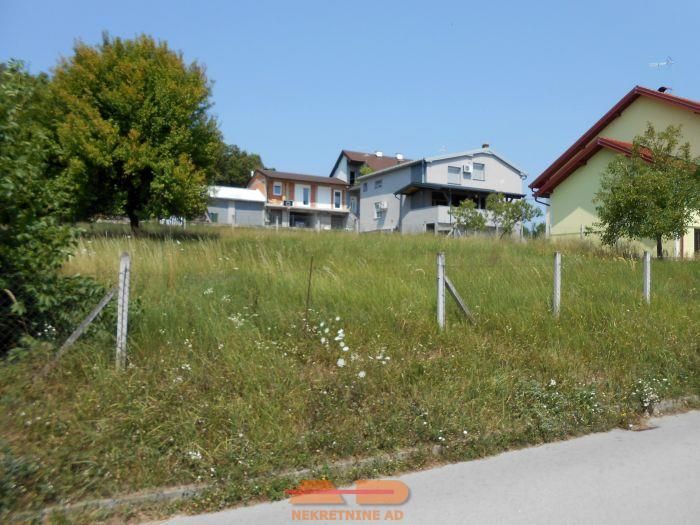 Građ. zemljište sa Građevinskom dozvolom!