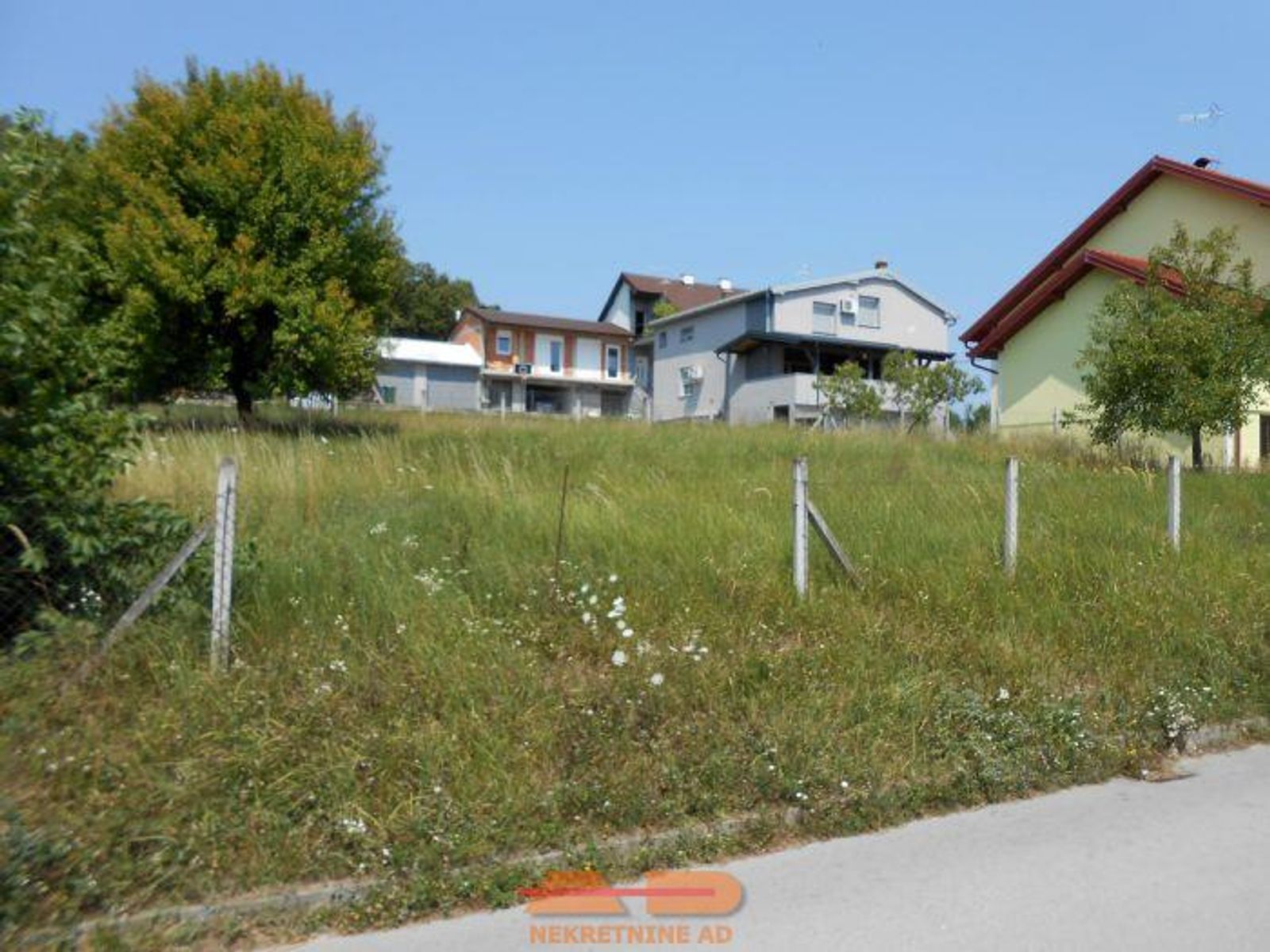 Građ. zemljište sa Građevinskom dozvolom!