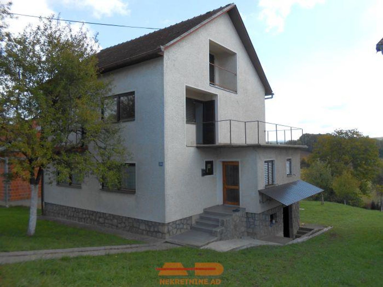 Kuća sa dvorištem, 1.8 km od centra grada! — fotografija 1