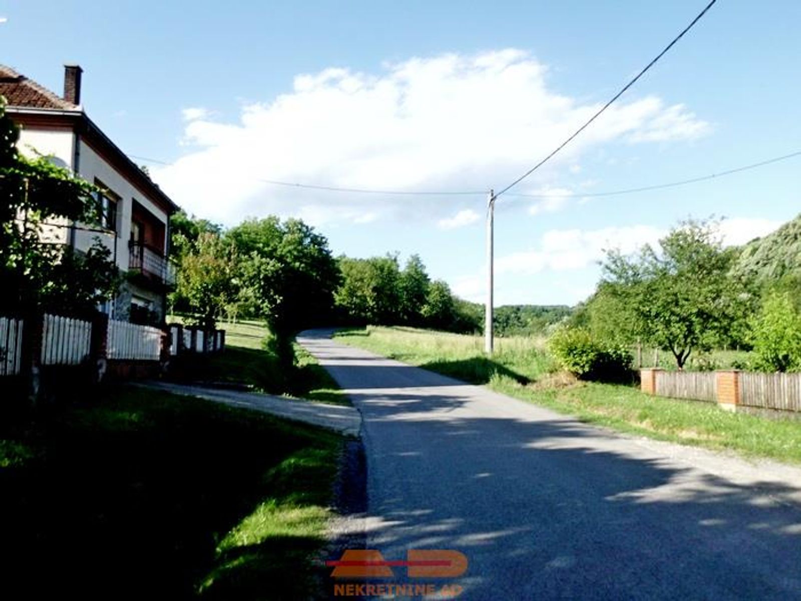 Useljiva kuća, dvor, garaža, Pakrac — fotografija 1