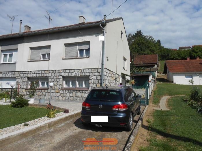 Useljiva, mogućnost 2 stana, objekti, lokacija!