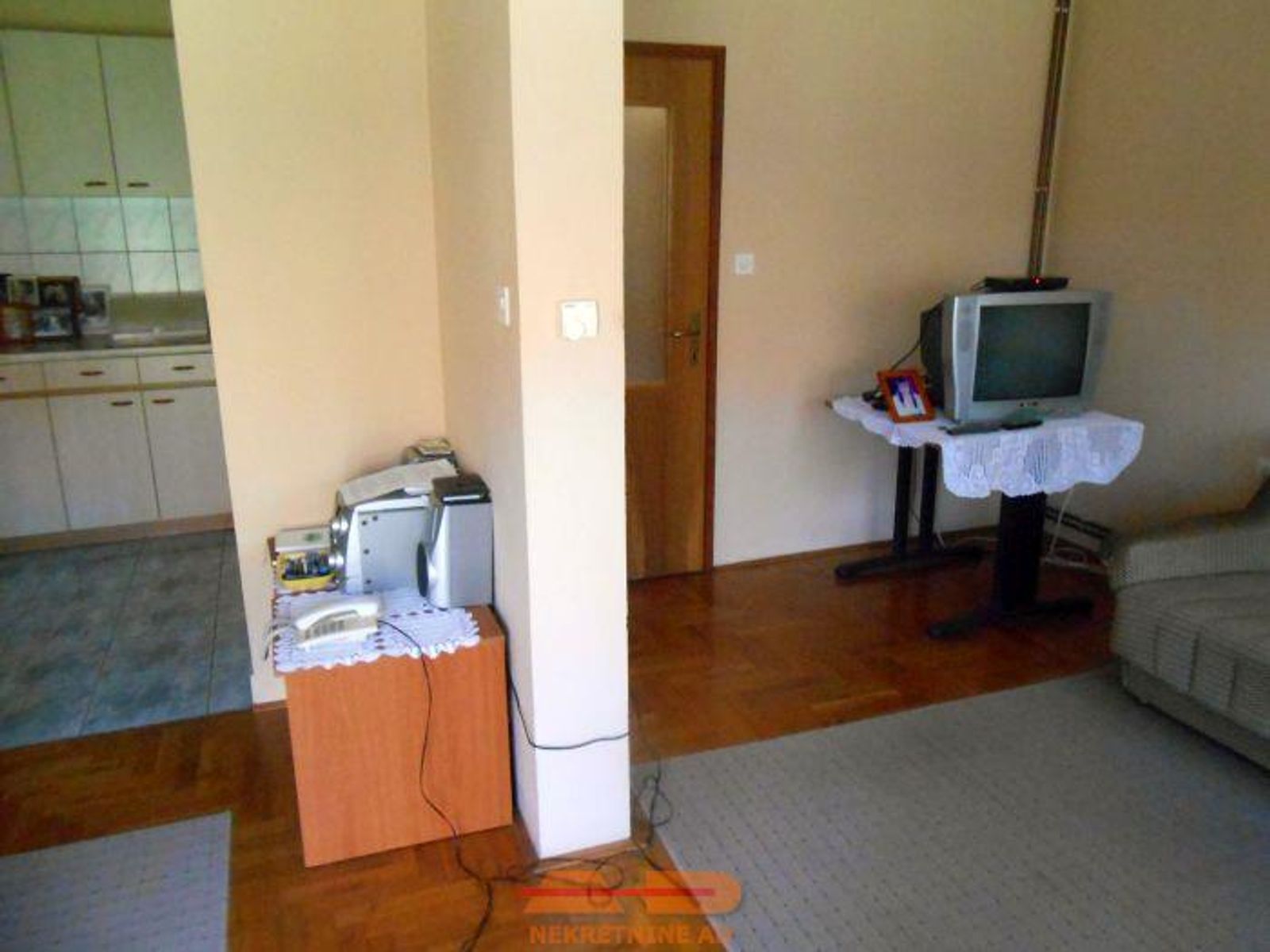 Namještena kuća u nizu, blizina Lječilišta! — fotografija 12