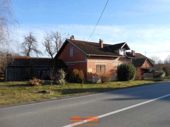 Kuća, objekti, zemljište 4.4 Ha, Blagorodovac!