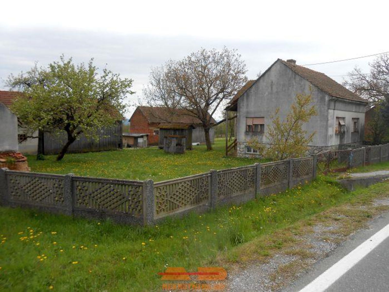 Kuća za renovaciju, objekti, Kip! — fotografija 3