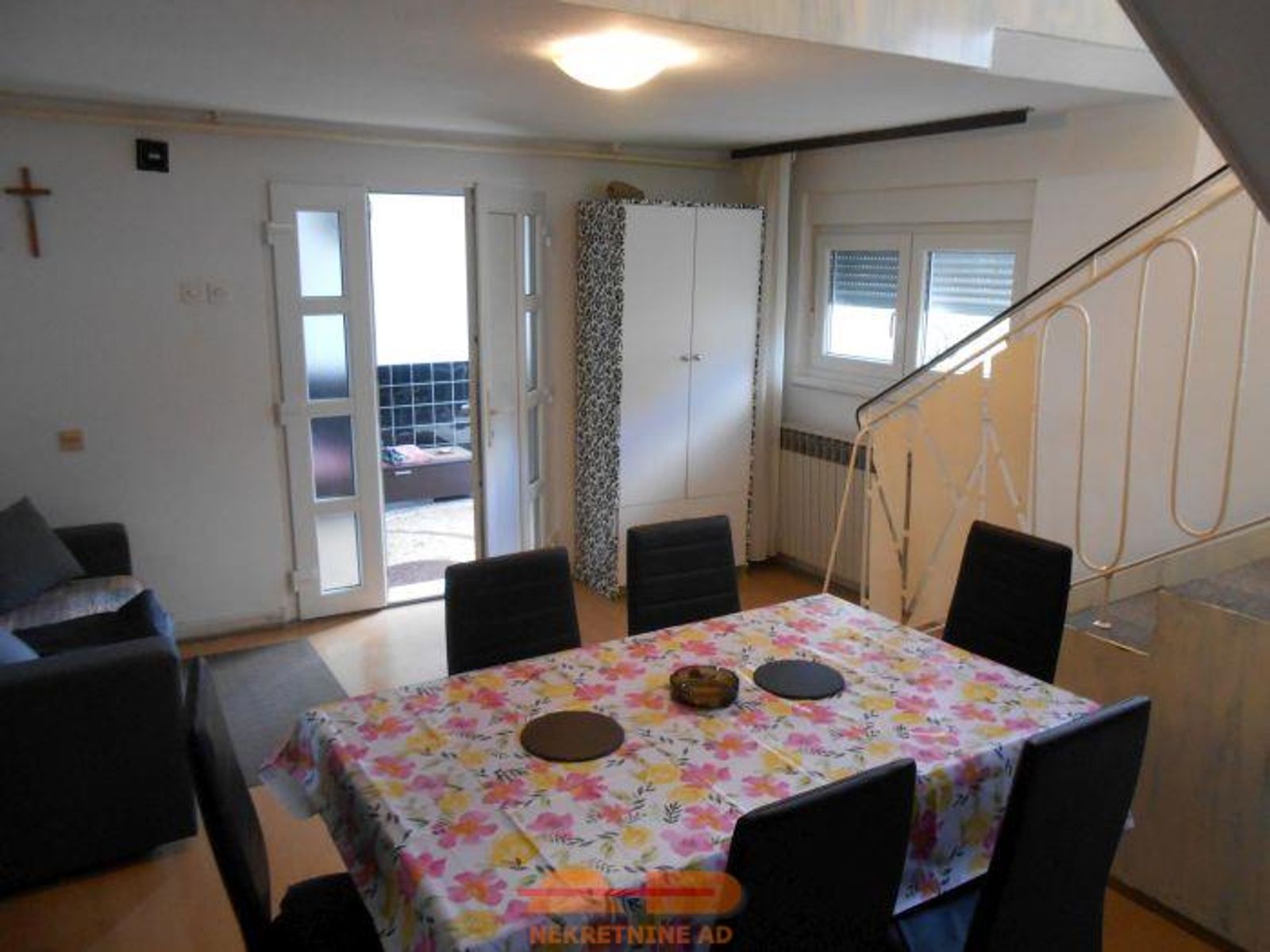 Renovirana, zgrade, parcela 2099 m2! — fotografija 20