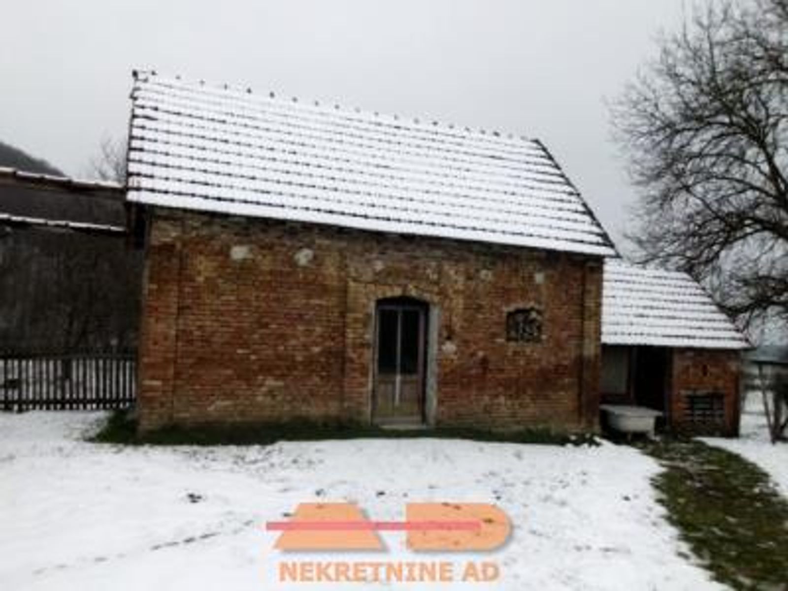 Stara kuća + pom. zgrade, Maslenjača — fotografija 11