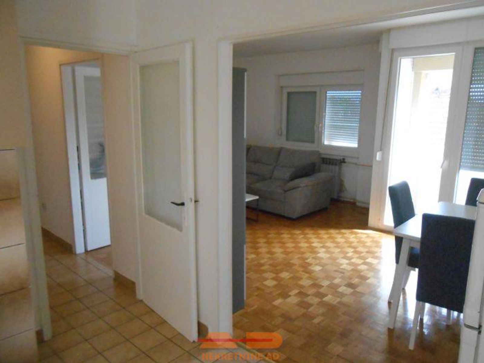 Centar, 60 m2, 1. kat, obnovljena zgrada! — fotografija 6