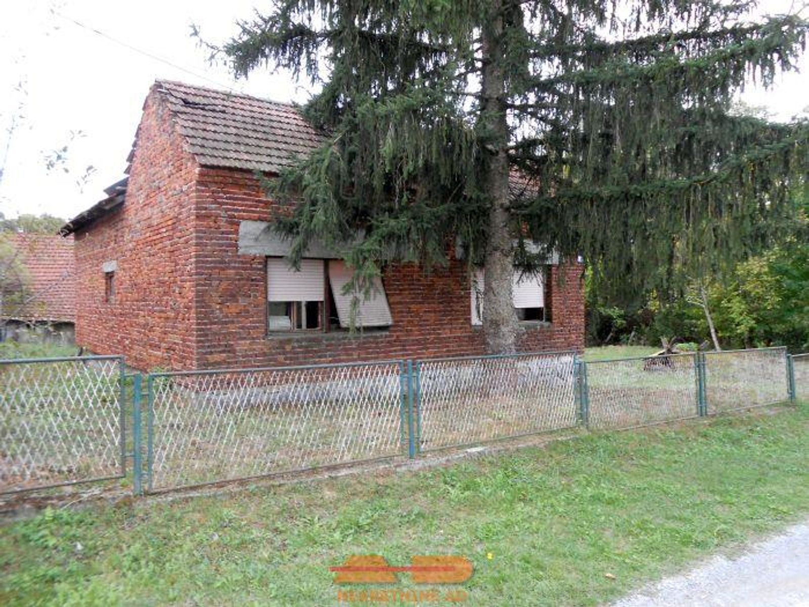 Kuća za renovaciju, parcela 8212 m2, Miljanovac! — fotografija 3