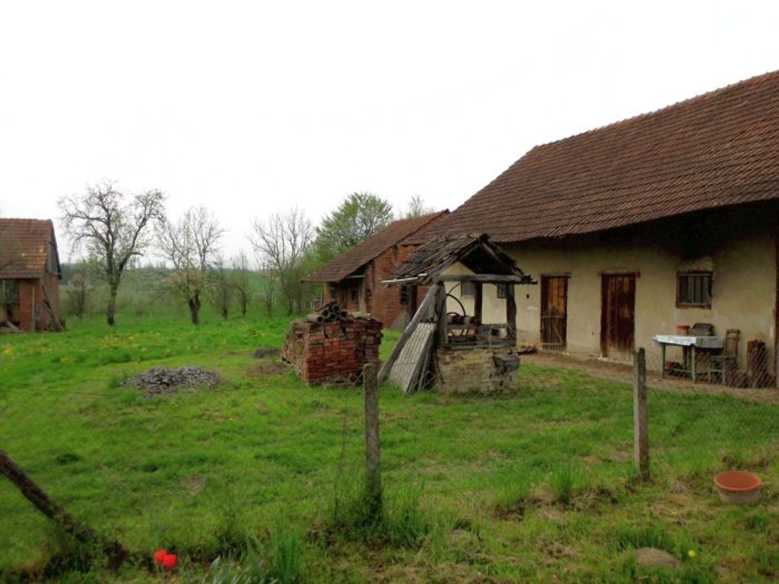 Starija kuća sa objektima, gradilište, V. Zdenci — fotografija 7