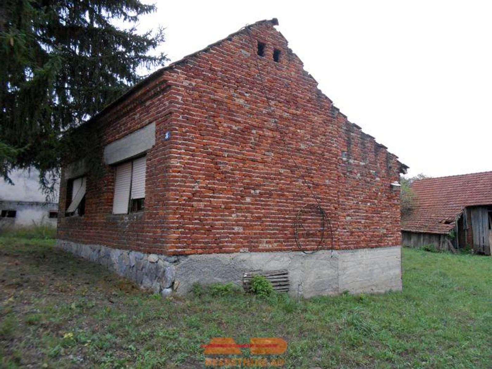 Kuća za renovaciju, parcela 8212 m2, Miljanovac! — fotografija 5