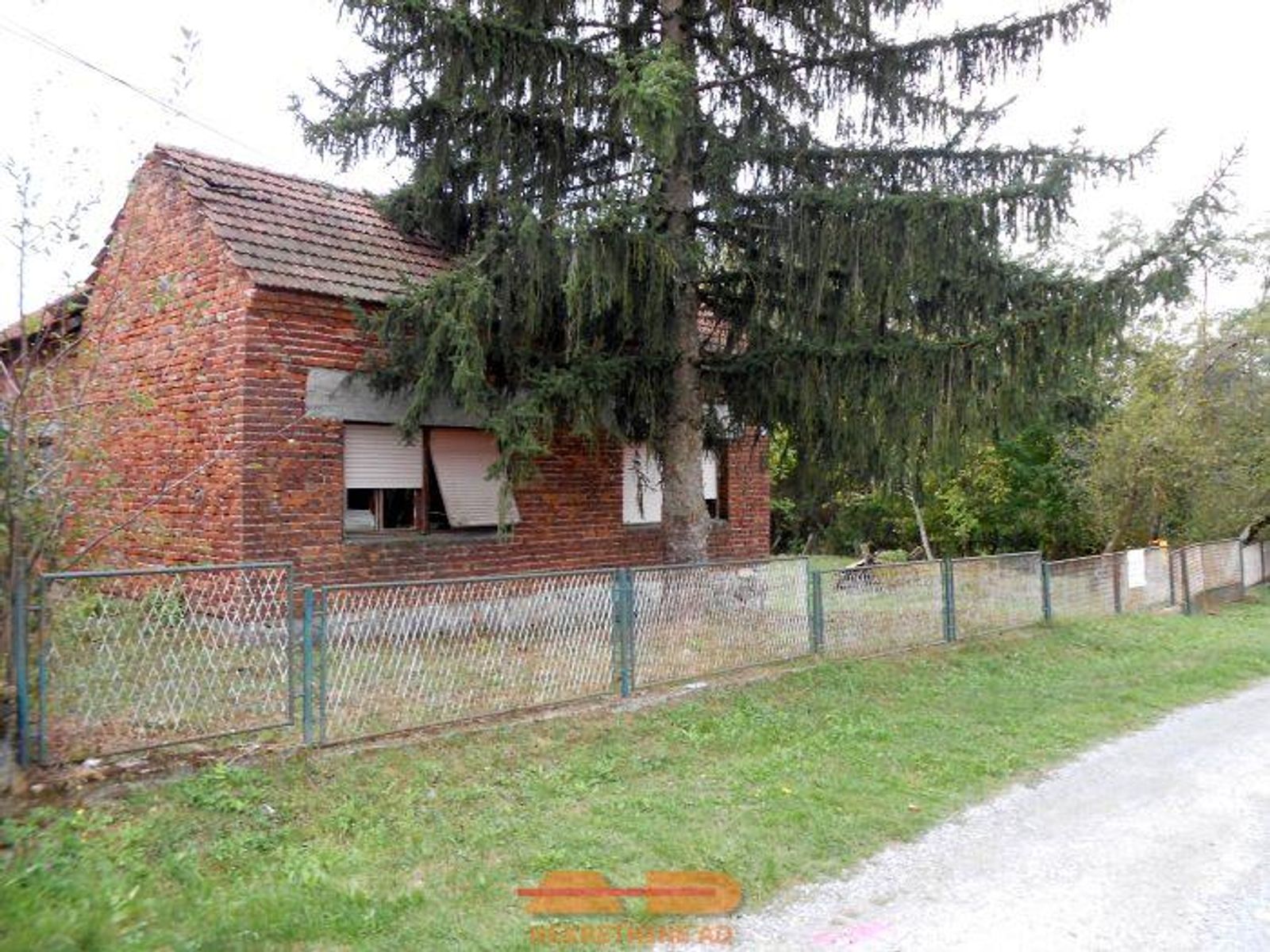 Kuća za renovaciju, parcela 8212 m2, Miljanovac! — fotografija 4