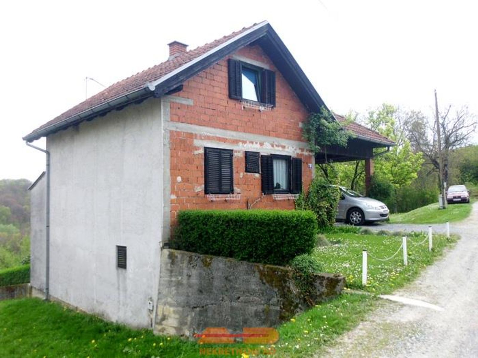 Novija, useljiva, garaža, predivan pogled! — fotografija 2