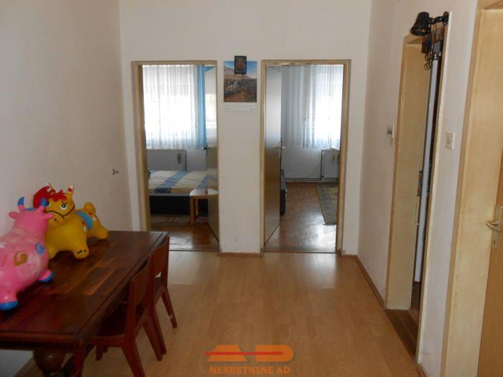 Renovirana kuća, dvorišni stan, garaže, okućnica! — fotografija 18