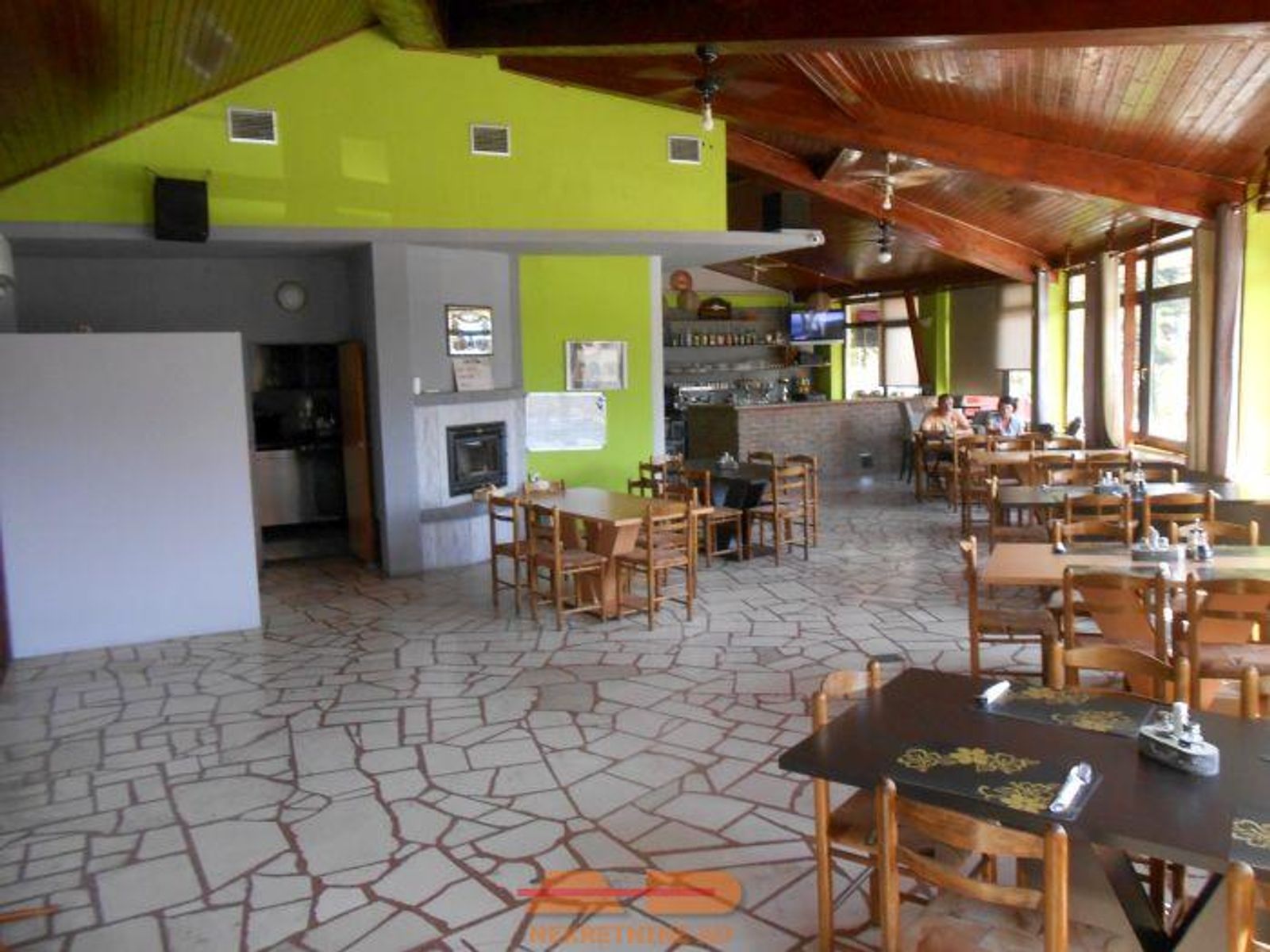 Uhodan, renoviran i opremljen bistro u Siraču! — fotografija 5