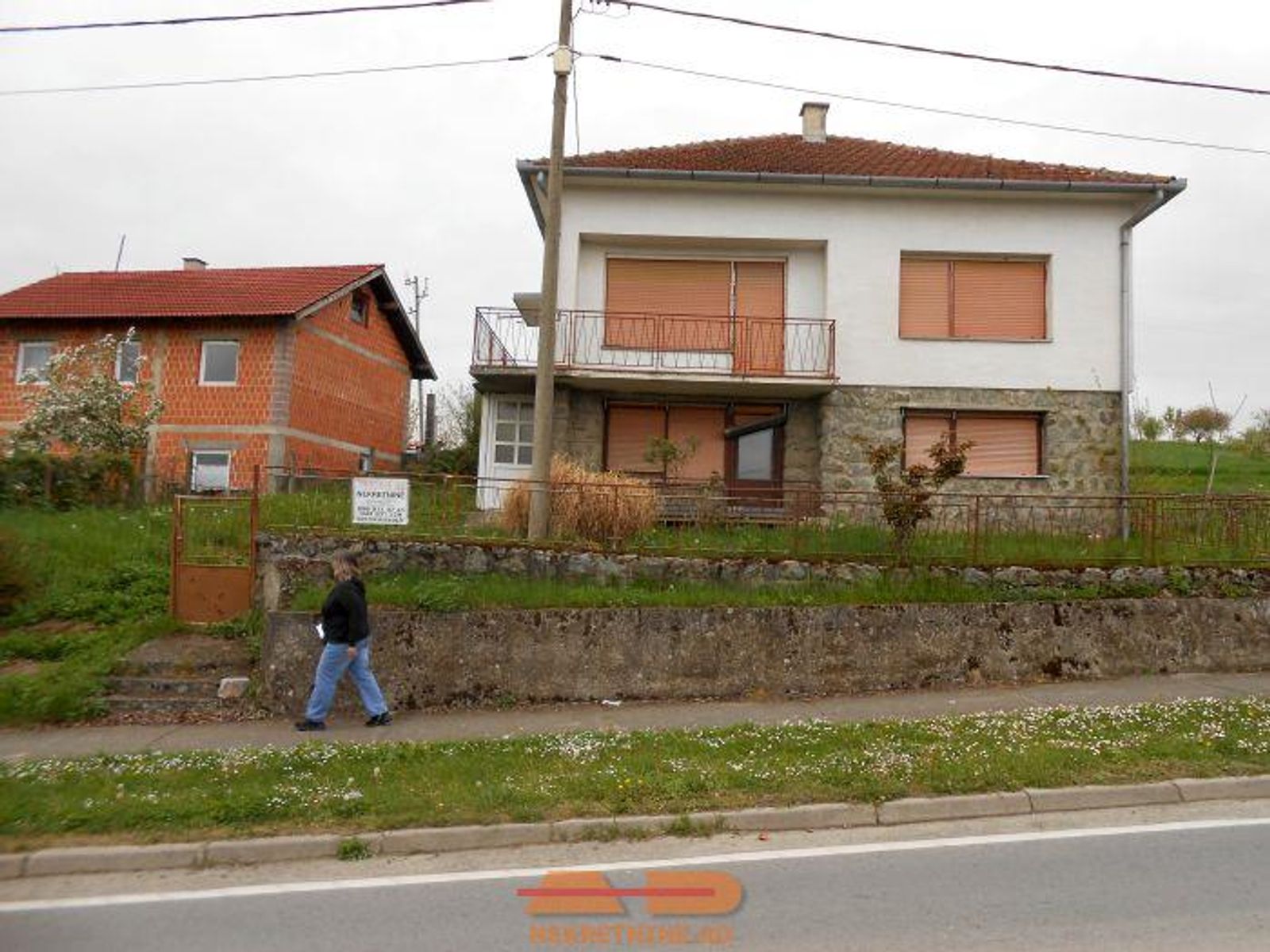 Kuća sa 2 odvojena stana, Pakrac! — fotografija 5