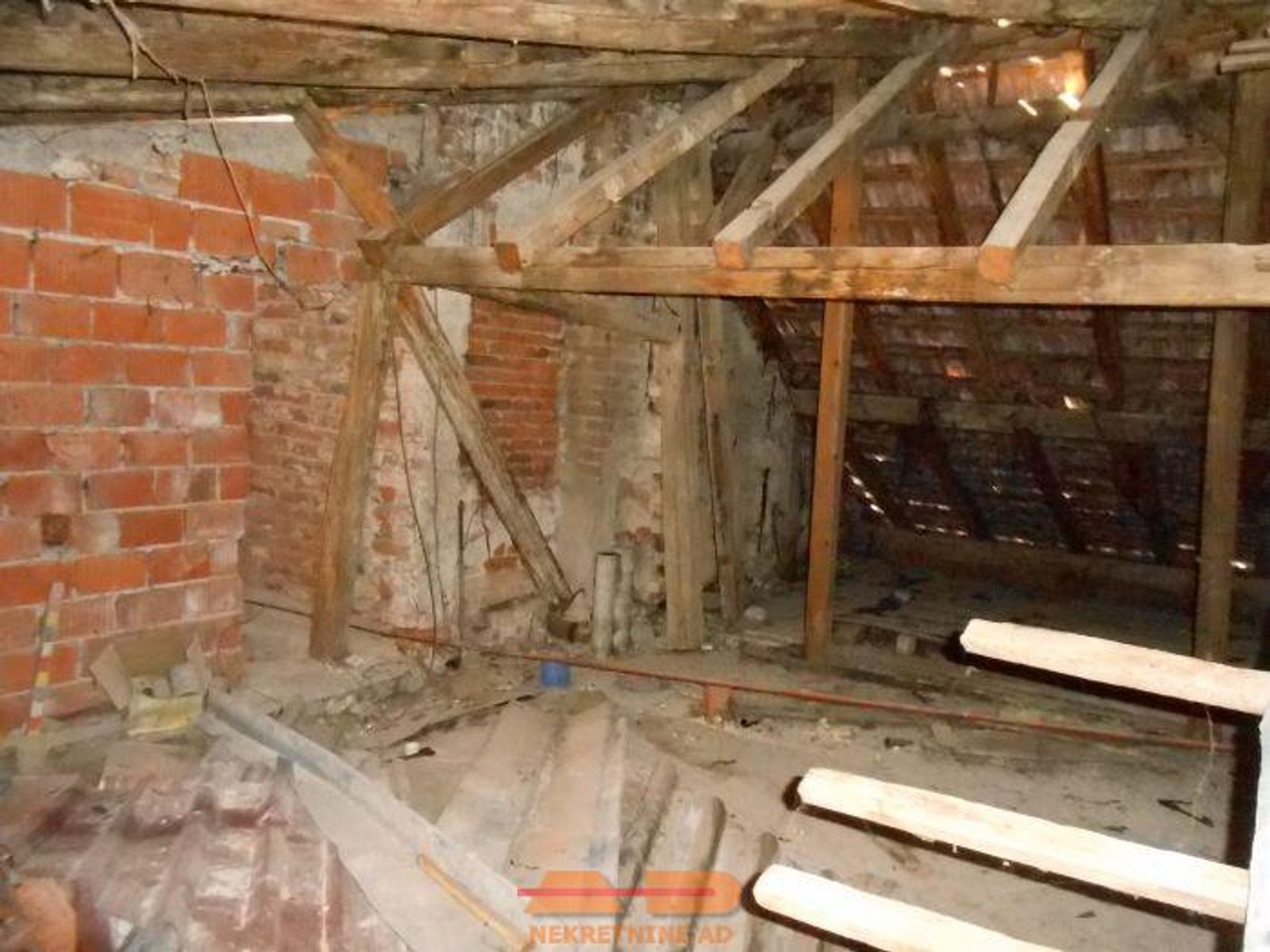 Poslovni prostor + mogućnost 2 stana, centar! — fotografija 15