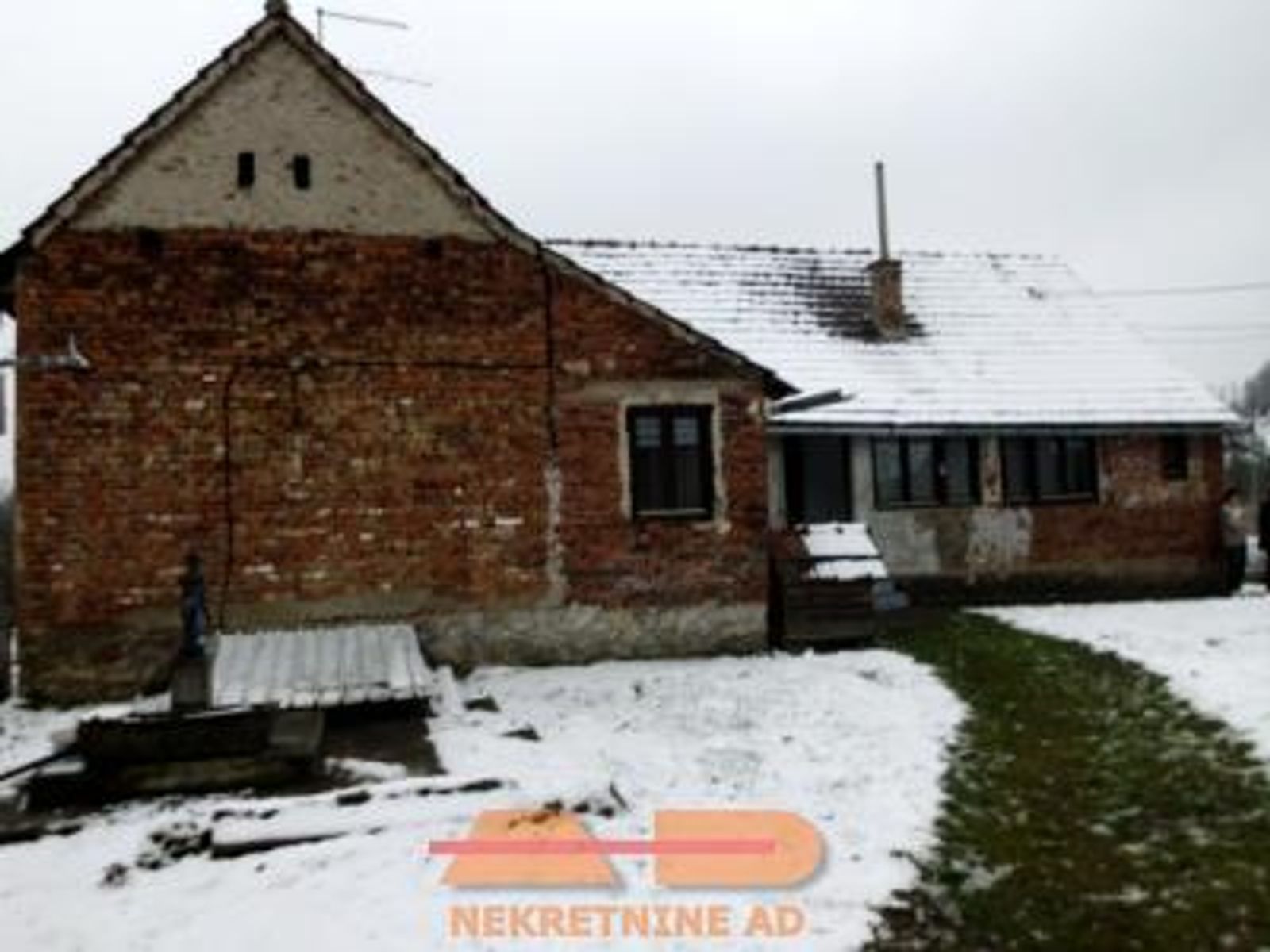 Stara kuća + pom. zgrade, Maslenjača — fotografija 9