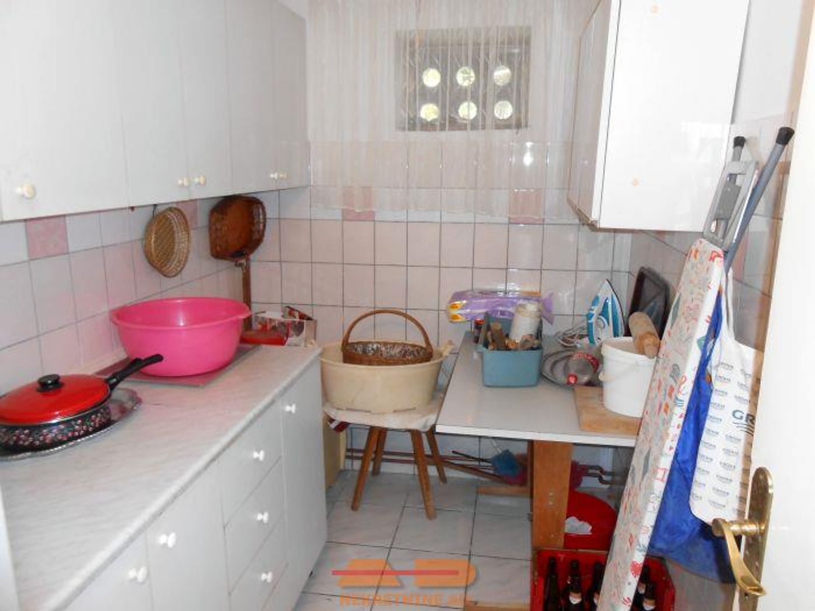 Kuća sa 2 stana, duplom garažom, dvor! — fotografija 12