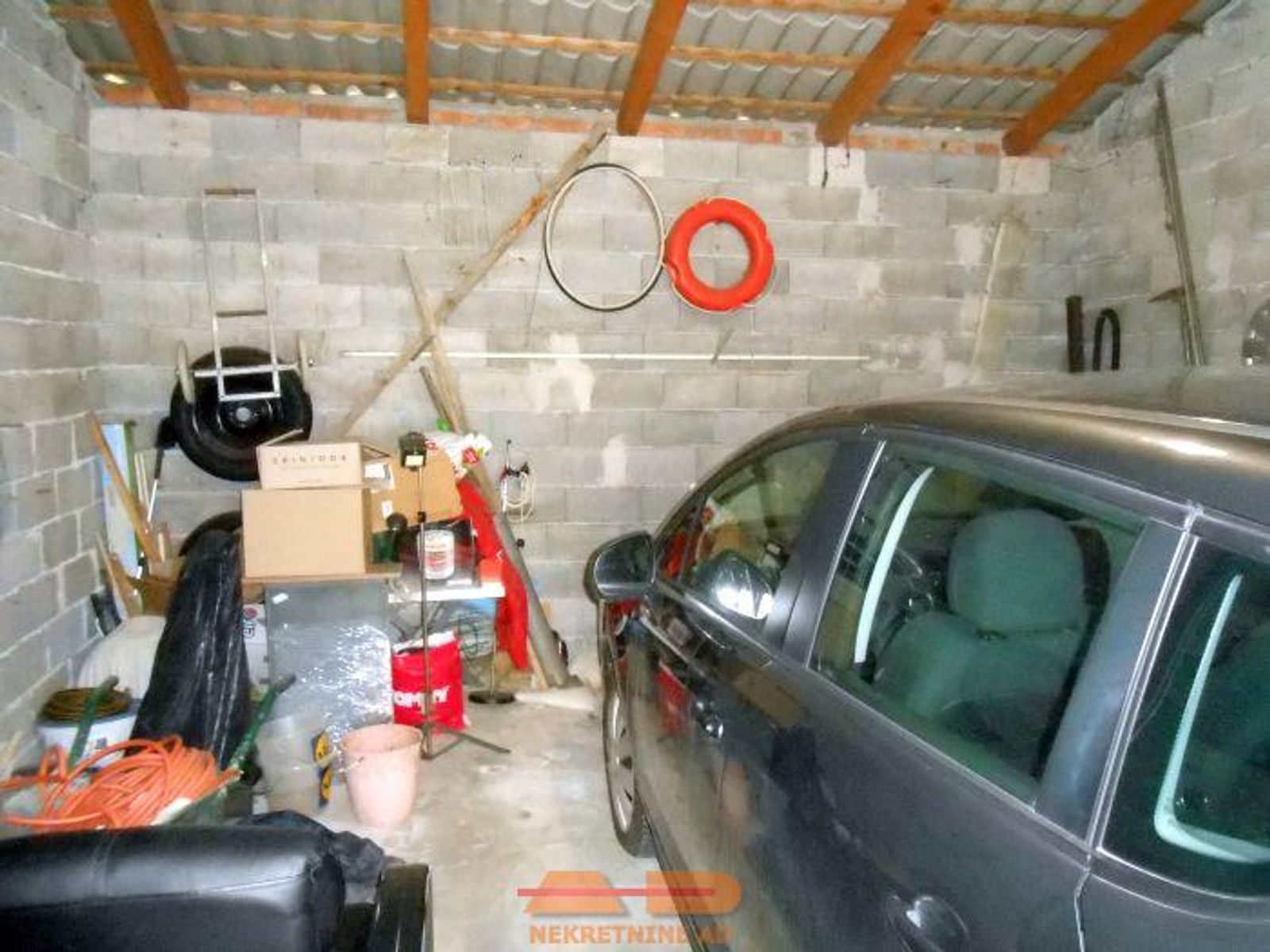 Renovirana, 2 garaže, prostrana parcela! — fotografija 11