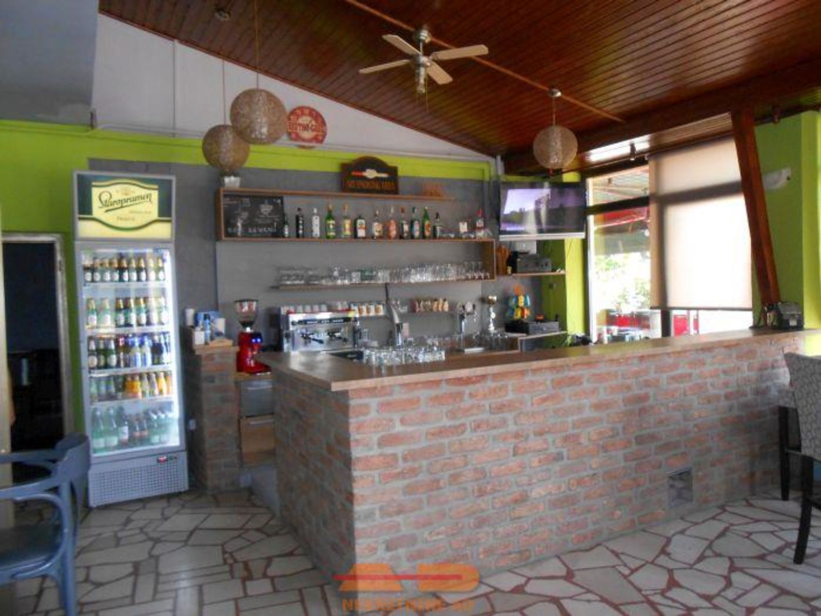 Uhodan, renoviran i opremljen bistro u Siraču! — fotografija 7