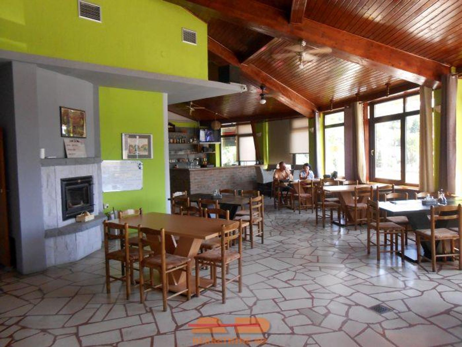 Uhodan, renoviran i opremljen bistro u Siraču! — fotografija 6