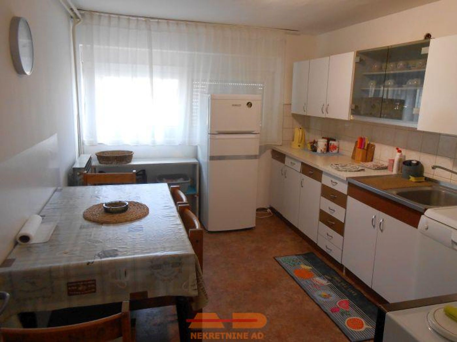 Renovirana, zgrade, parcela 2099 m2! — fotografija 15