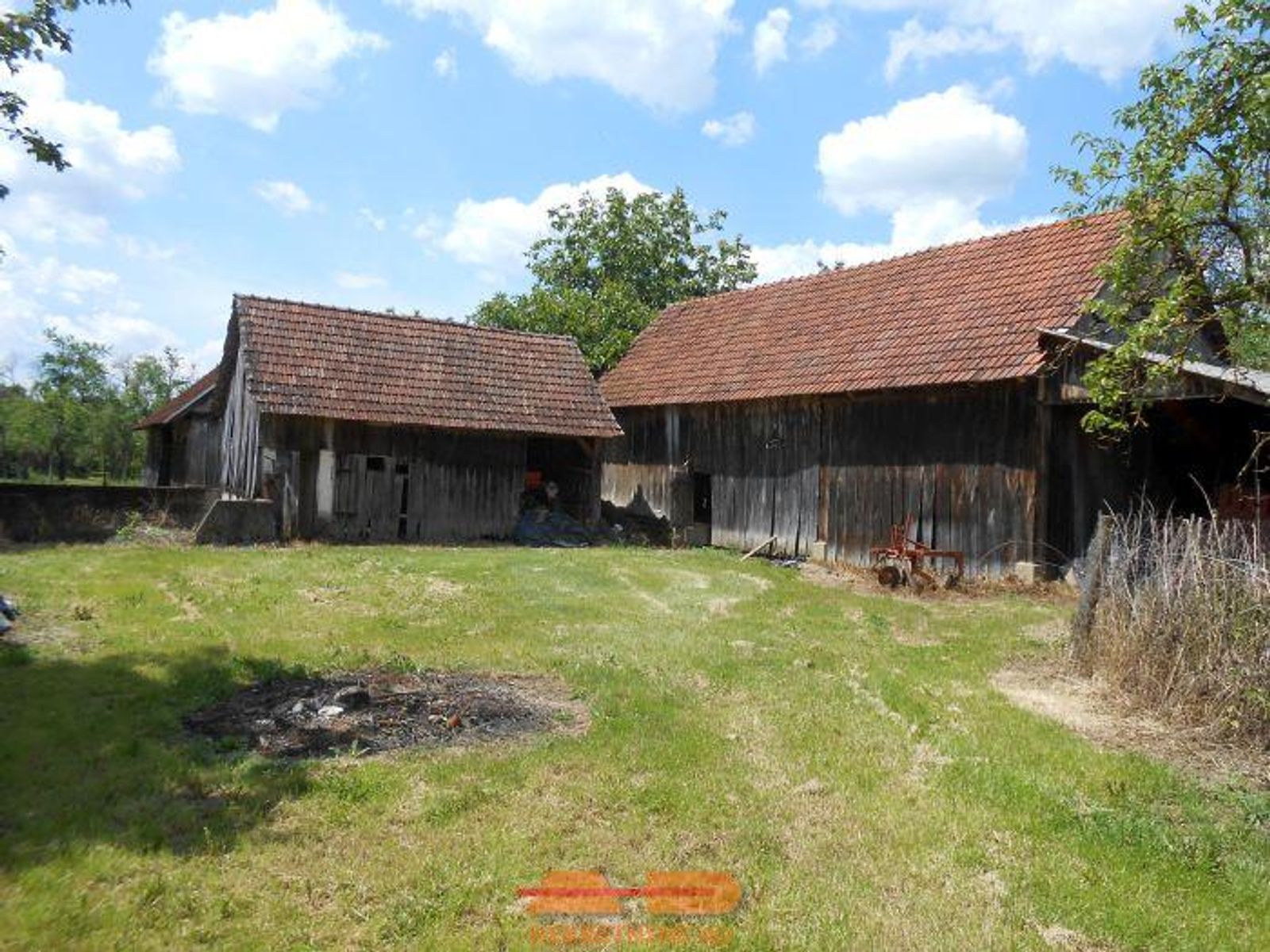 Imanje u Treglavi- kuća, objekti, zemljište! — fotografija 3