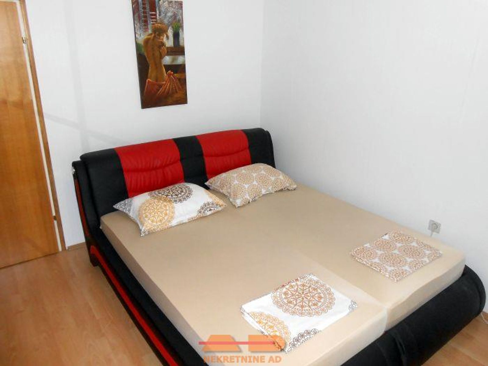 Renovirana, 2 garaže, prostrana parcela! — fotografija 24