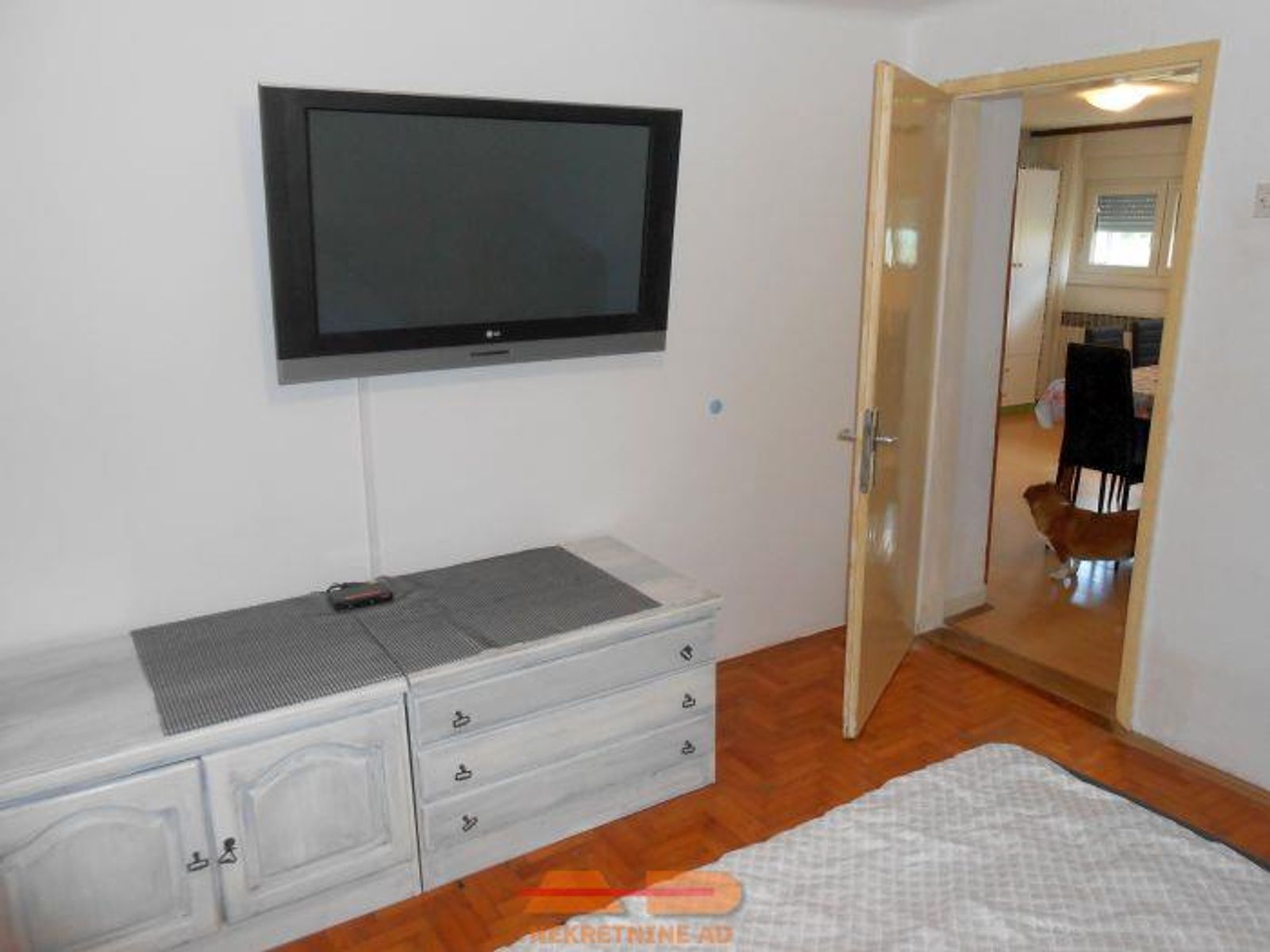 Renovirana, zgrade, parcela 2099 m2! — fotografija 17