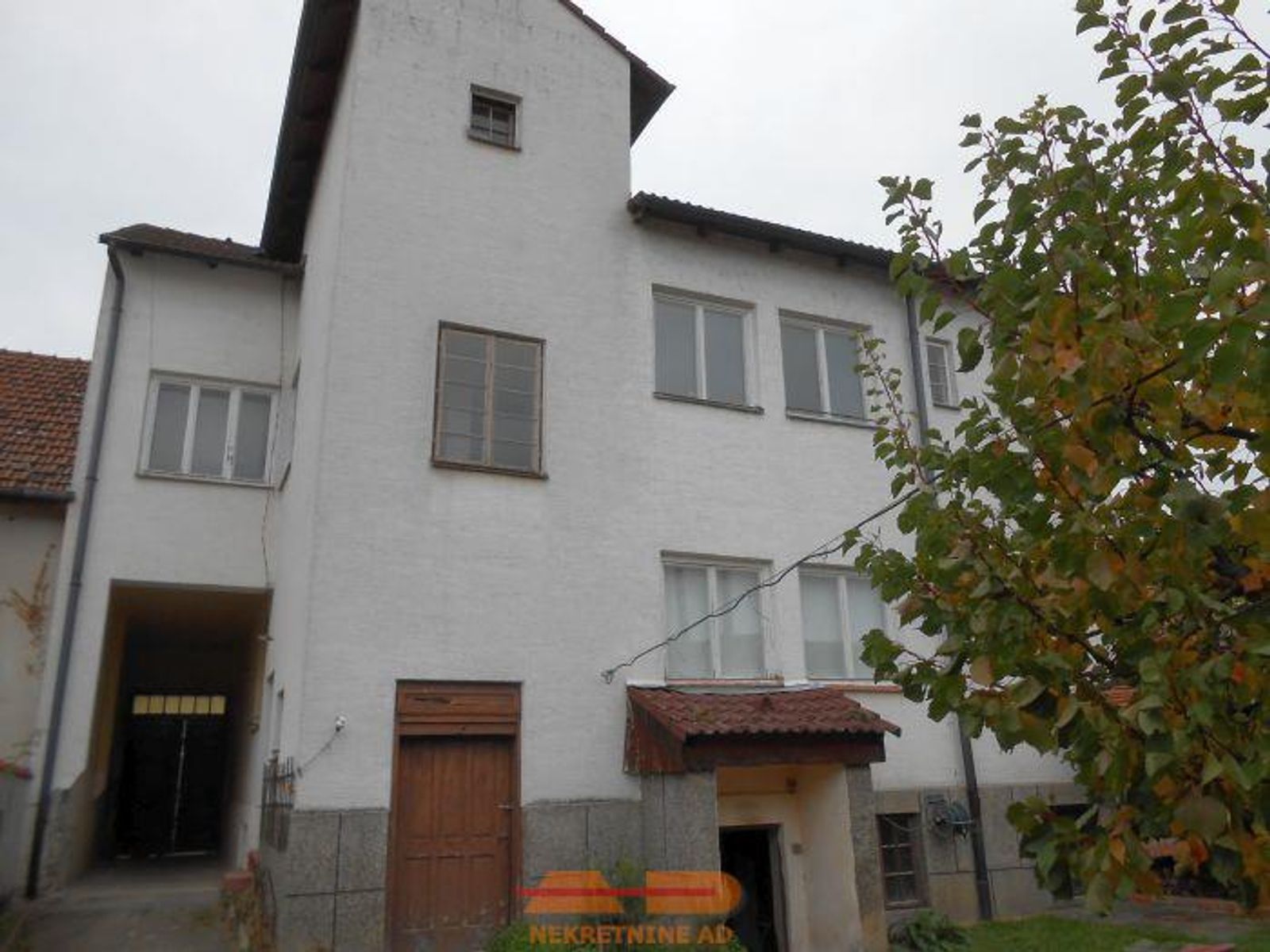 Kuća sa 2 stana u centru Daruvara! — fotografija 3