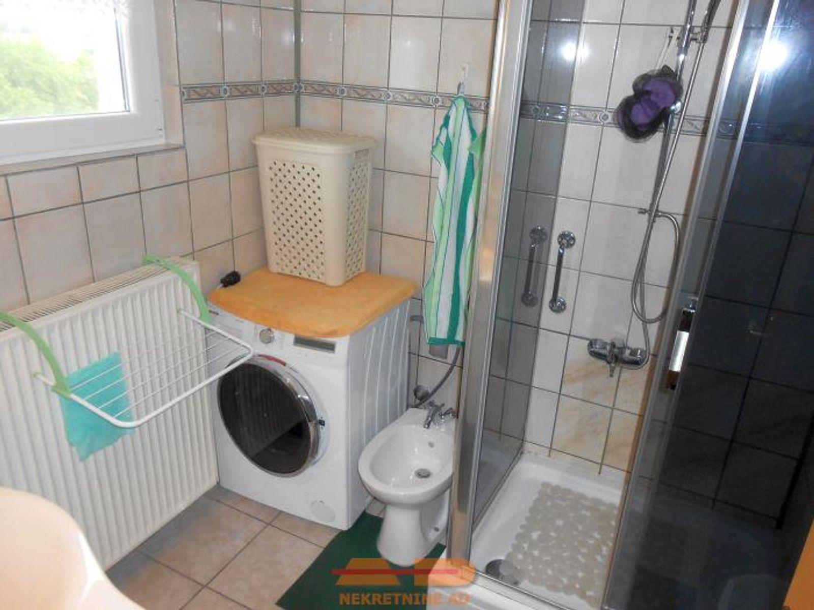 Renovirana, 2 garaže, prostrana parcela! — fotografija 22