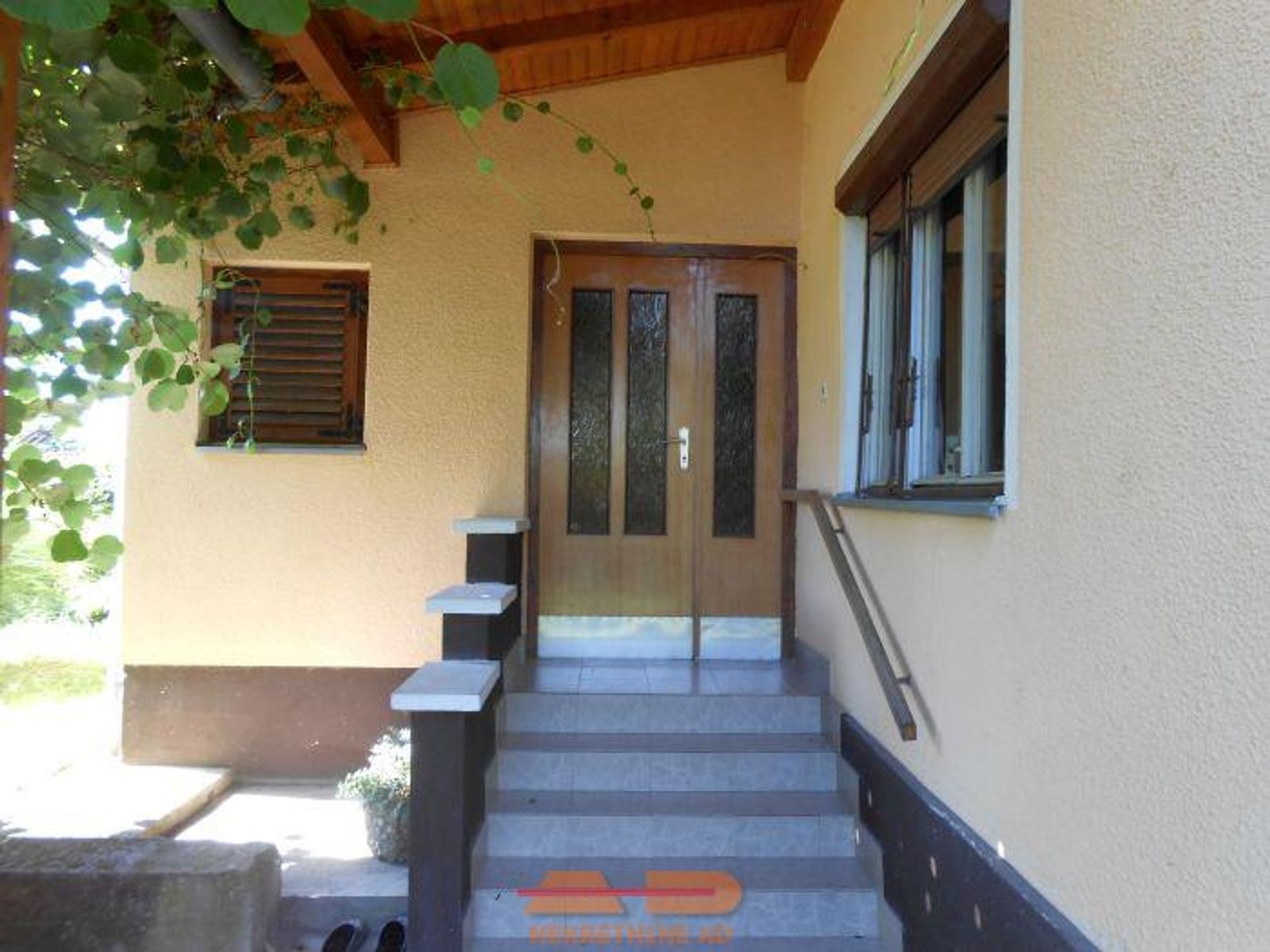 Namještena, kod Škole, garaža, zelenilo! — fotografija 14