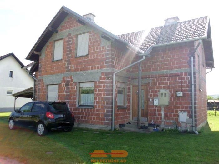 Dvojna kuća u Lipiku, 1 km od Lječilišta!