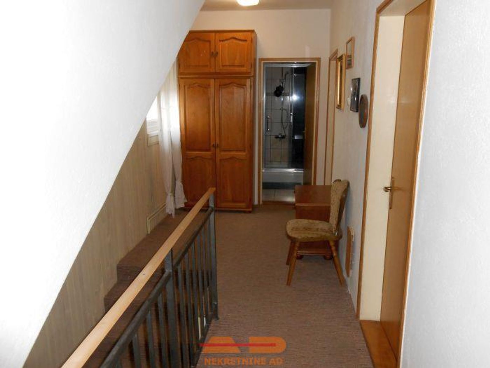 Renovirana, 2 garaže, prostrana parcela! — fotografija 21