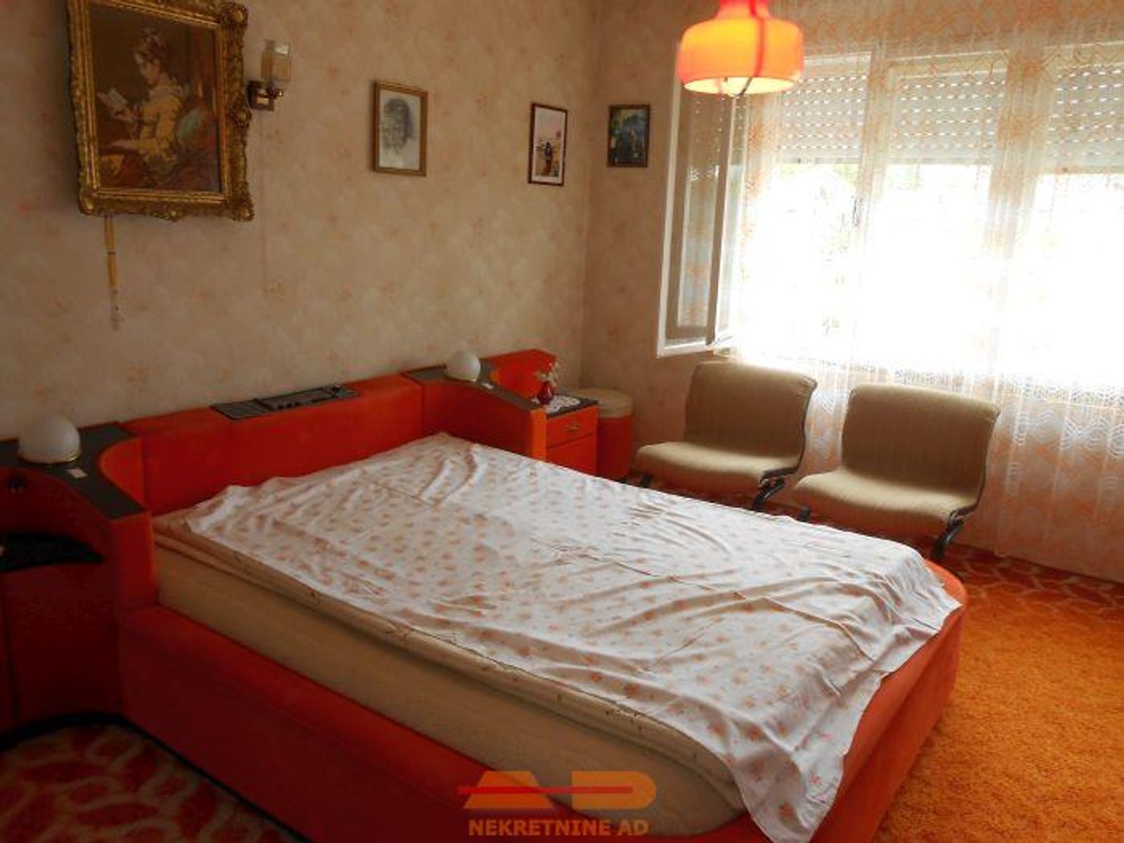 Kuća sa 2 stana, duplom garažom, dvor! — fotografija 25