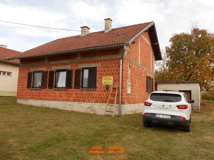 Novija kuća, garaža, parcela 13286 m2!