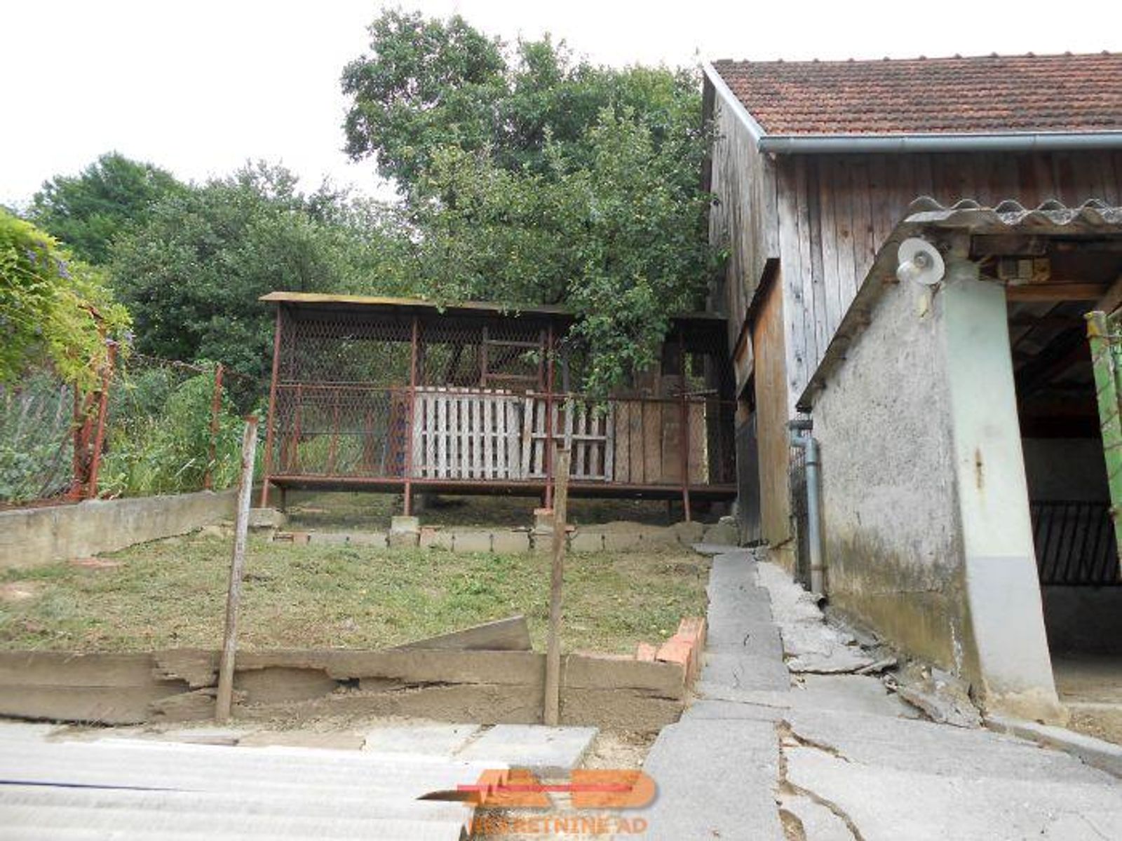 Useljiva, mogućnost 2 stana, objekti, lokacija! — fotografija 10