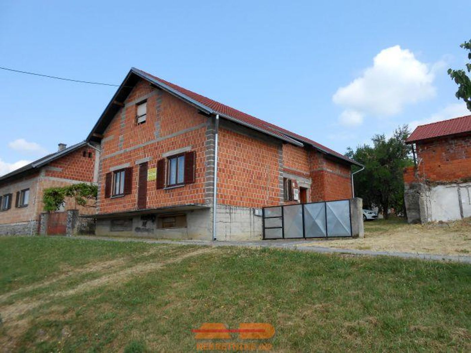 Novija kuća, dvor, voćnjak, Pakrac! — fotografija 3
