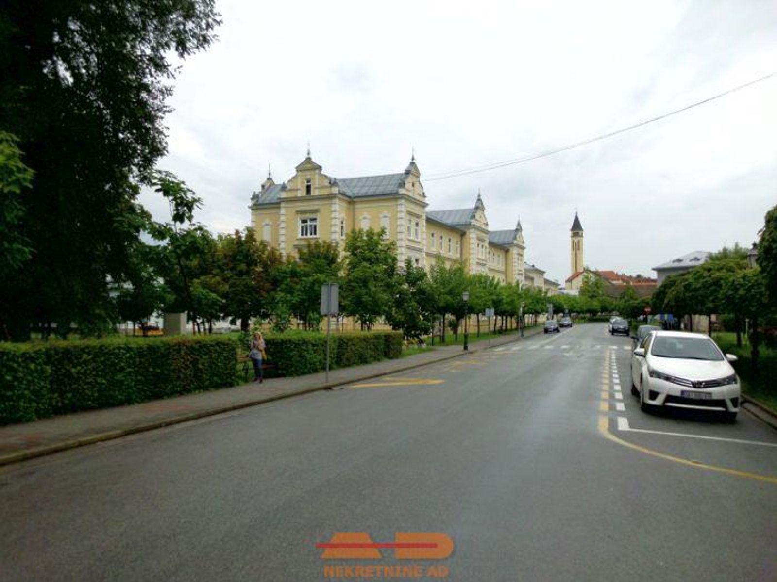Stara vila pored Lječilišta, u centru Lipika! — fotografija 5