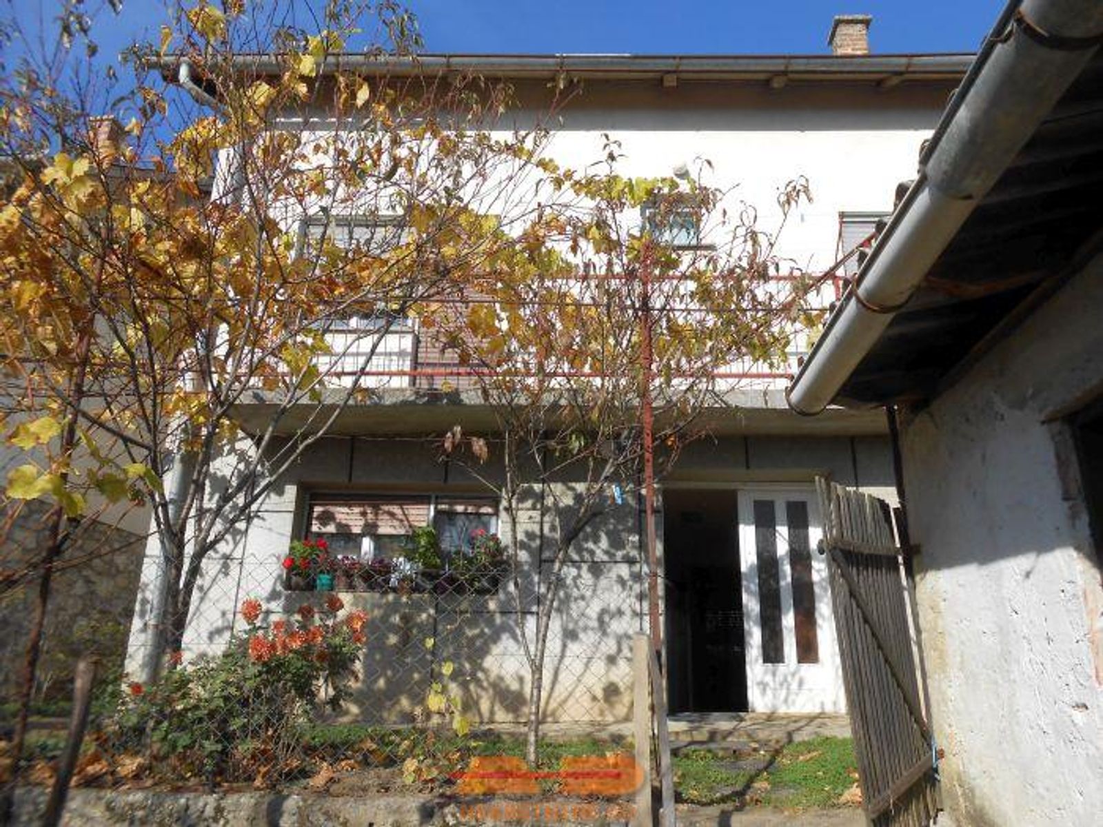 2 stana, pomoćni objekt, dvorište, voćnjak! — fotografija 9