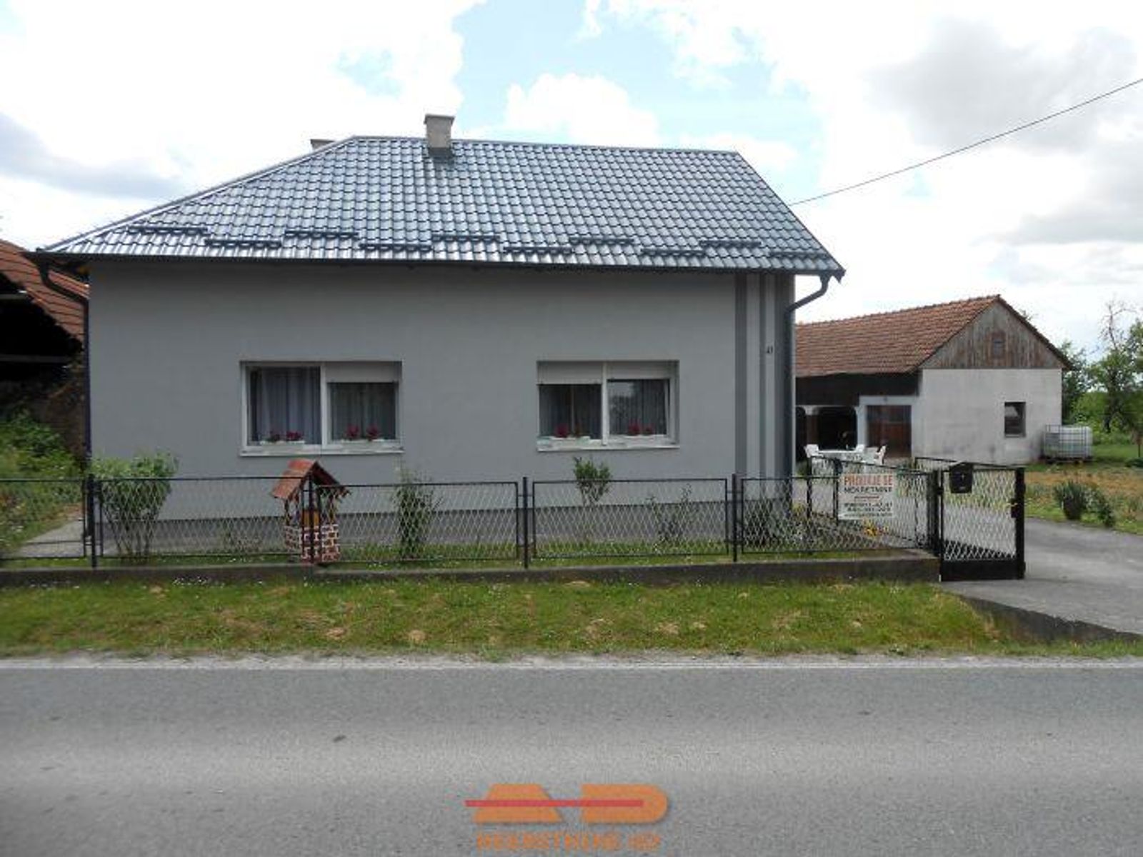 Renovirana- krov, fasada, stolarija, G. Daruvar! — fotografija 2